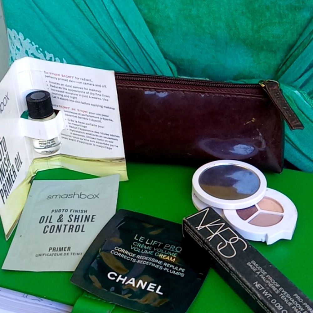 Makeup/samplea Bundle